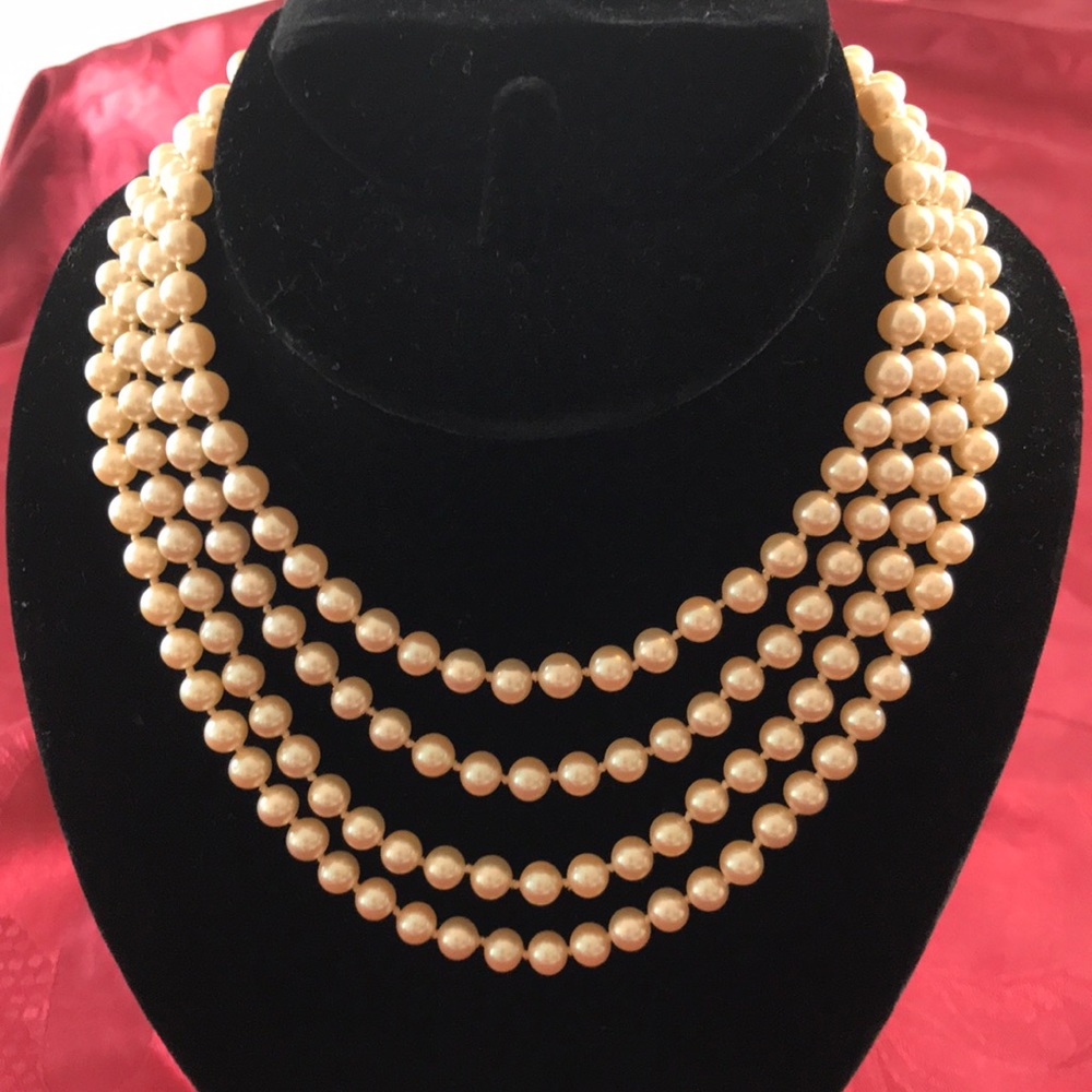 Vintage Les Bernard Designer glass pearl necklace. Hand knotted